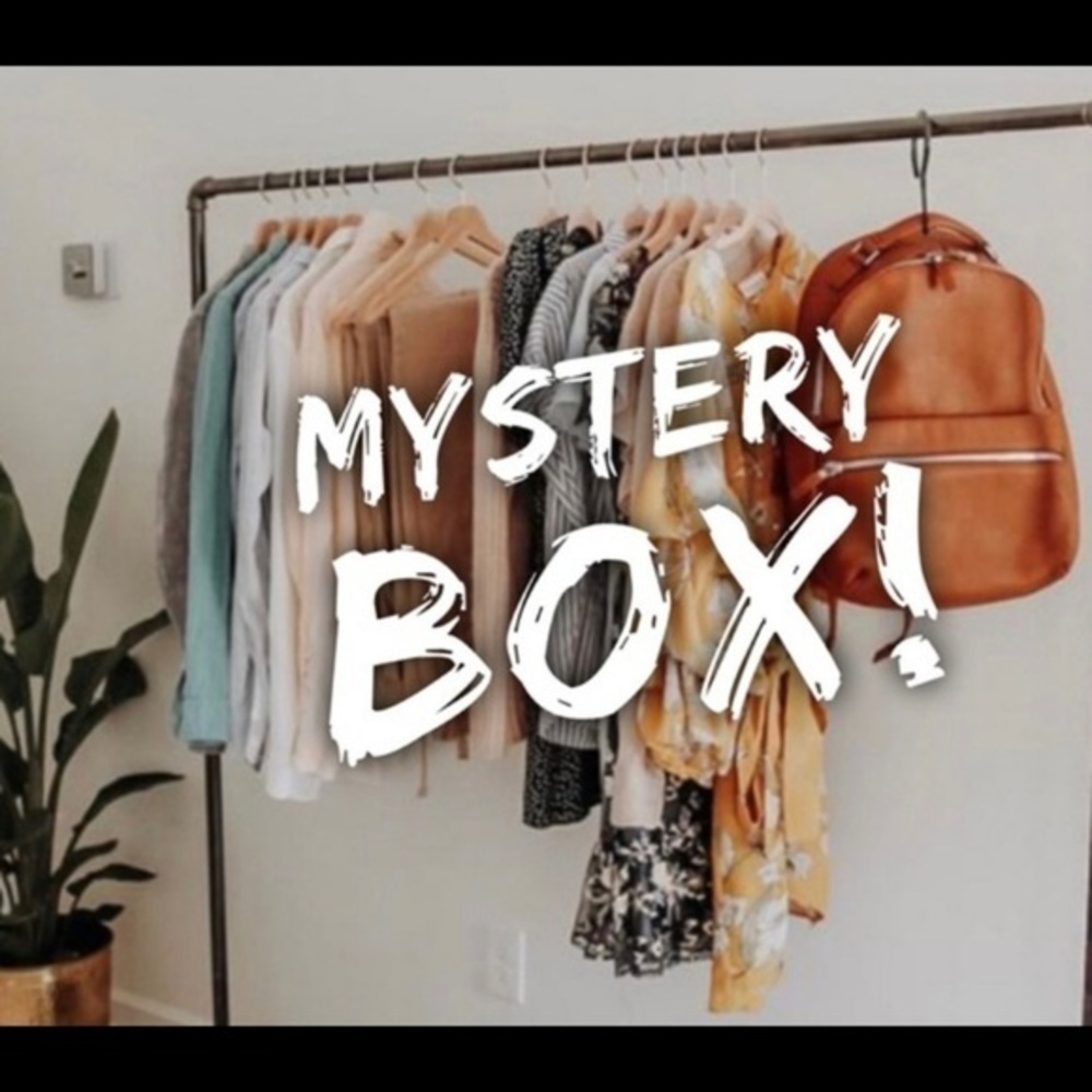 5 LB Mystery Bundle: NWT, NWOT, EUC‎